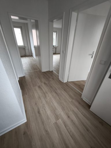 Vinylboden verlegen , streichen, tapezieren, lackieren